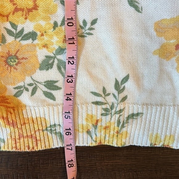 Derek Lamb 10 Crosby Floral Cropped Sweater - Picture 3 of 5